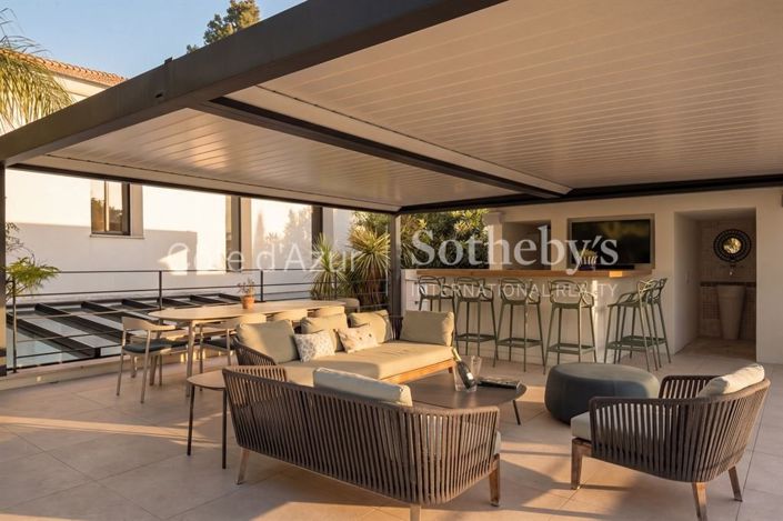 Image No.18-5 Bed House for sale