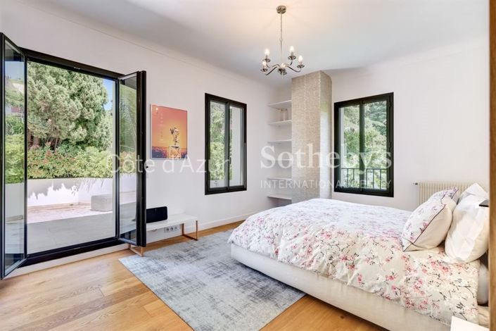 Image No.9-5 Bed House for sale