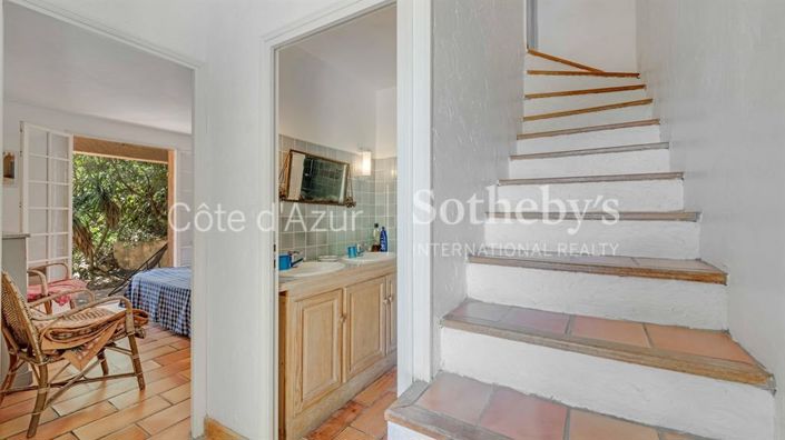 Image No.15-5 Bed House for sale