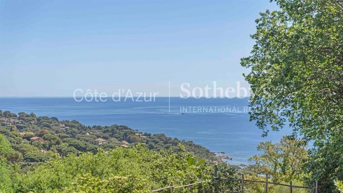 Image No.2-5 Bed House for sale