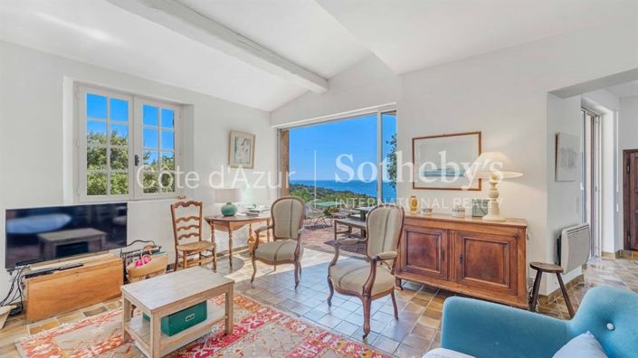Image No.9-5 Bed House for sale