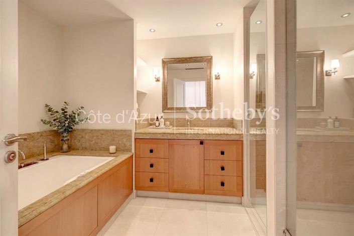 Image No.10-4 Bed Apartment for sale