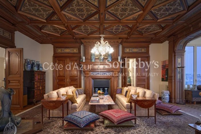 Image No.8-10 Bed House for sale