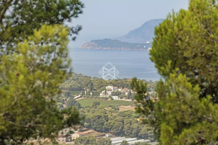 Image No.16-5 Bed House for sale