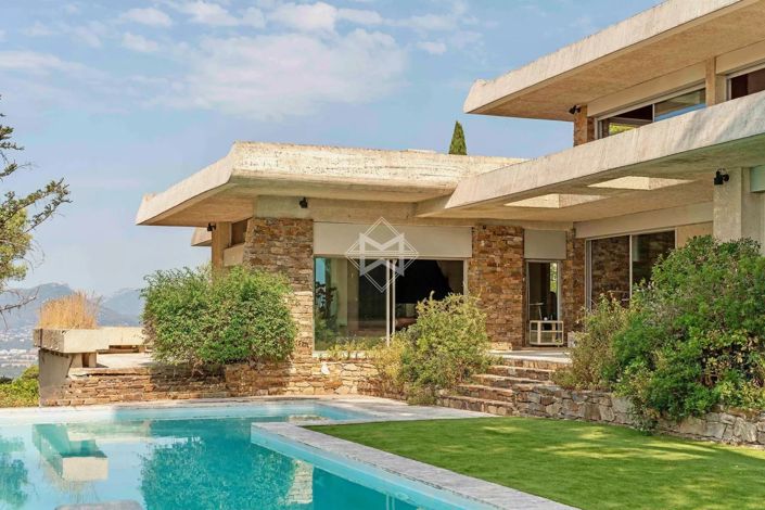 Image No.5-5 Bed House for sale