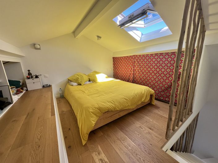 Image No.10-3 Bed House for sale