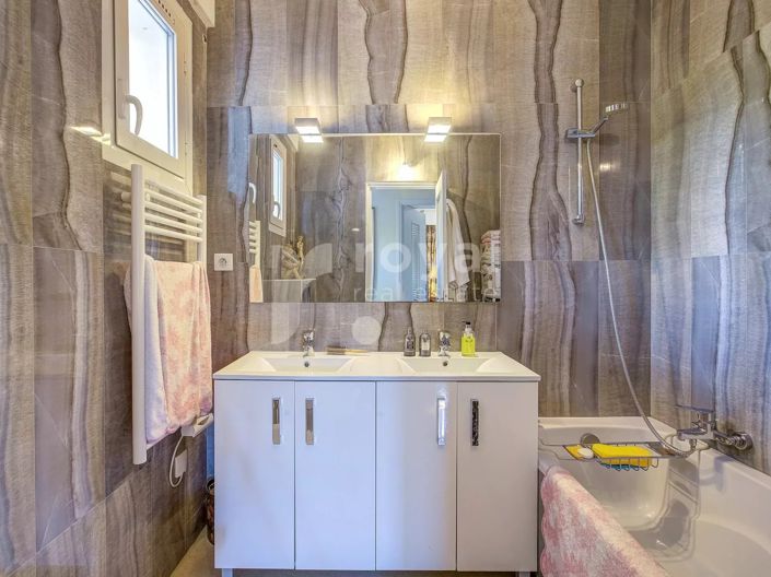 Image No.14-3 Bed House for sale