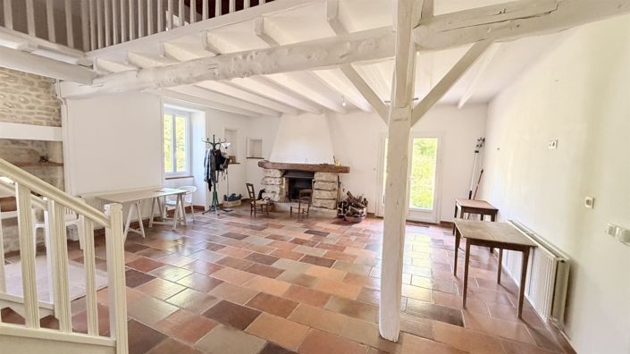 Image No.6-5 Bed House for sale