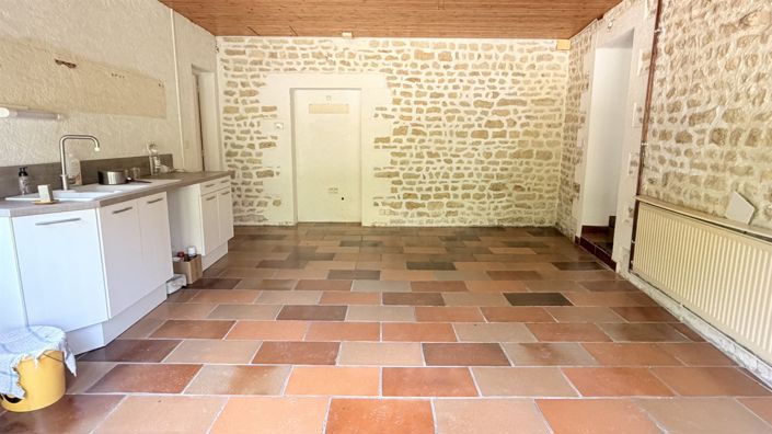 Image No.7-5 Bed House for sale