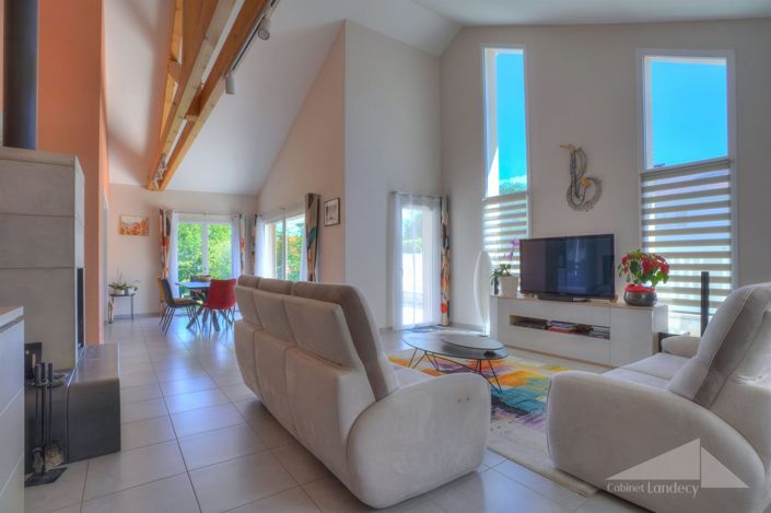 Image No.9-3 Bed House for sale