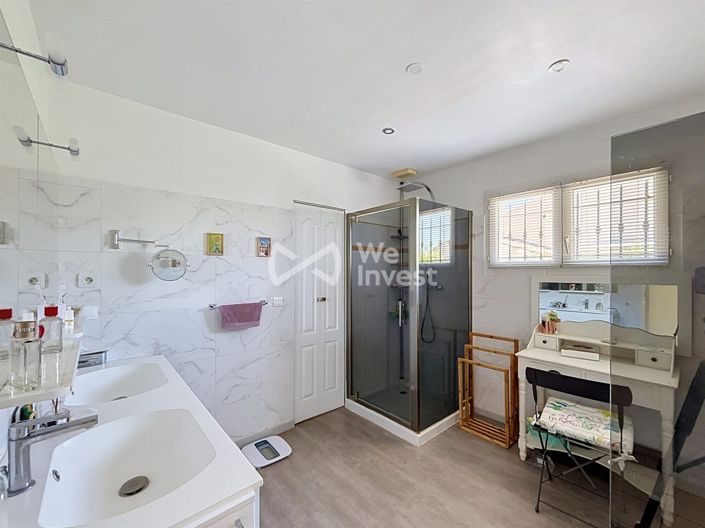 Image No.15-5 Bed House for sale