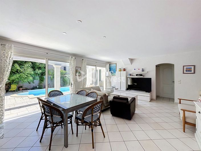 Image No.7-5 Bed House for sale