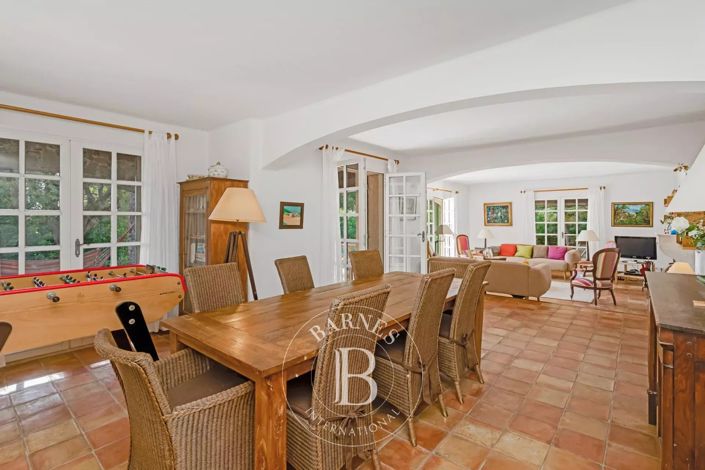 Image No.13-6 Bed House for sale