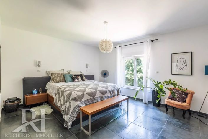 Image No.20-5 Bed House for sale