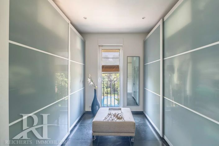 Image No.21-5 Bed House for sale