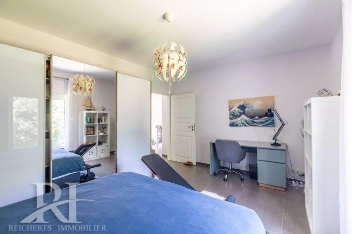 Image No.29-5 Bed House for sale