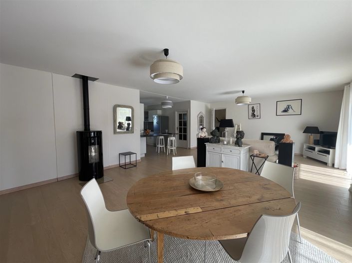 Image No.5-5 Bed House for sale