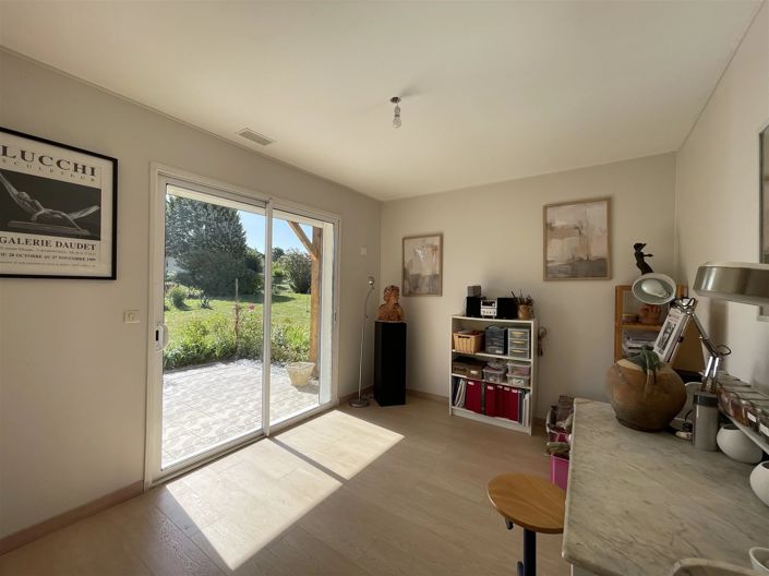 Image No.8-5 Bed House for sale