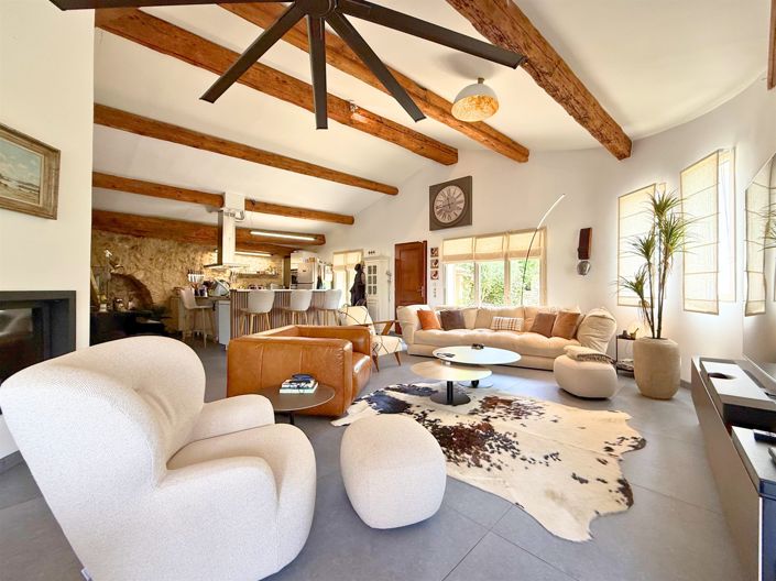 Image No.11-6 Bed House for sale