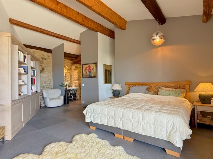 Image No.18-6 Bed House for sale