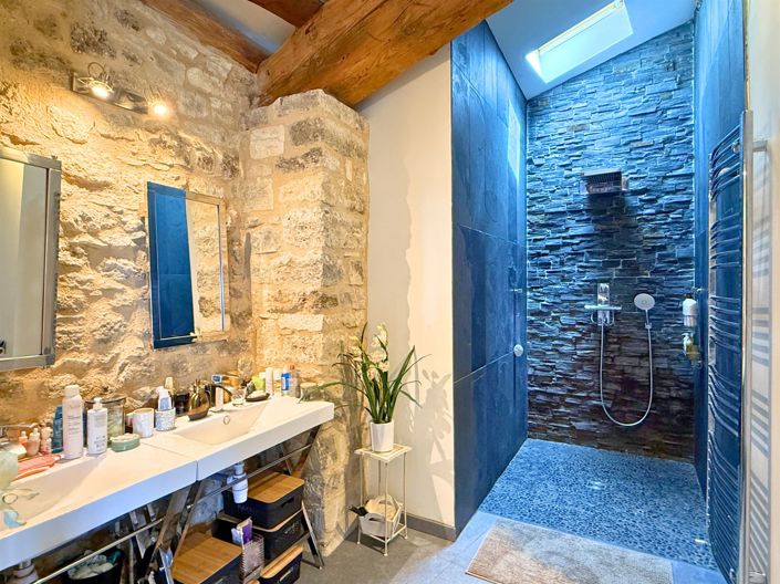 Image No.20-6 Bed House for sale