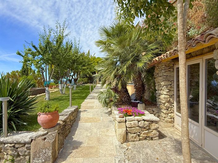 Image No.3-6 Bed House for sale