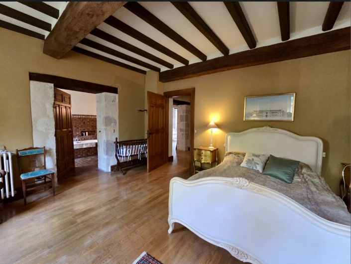 Image No.17-6 Bed House for sale