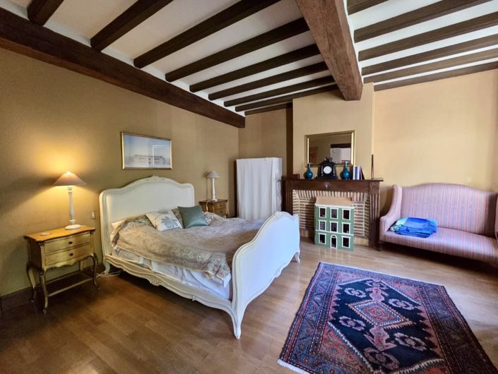 Image No.18-6 Bed House for sale