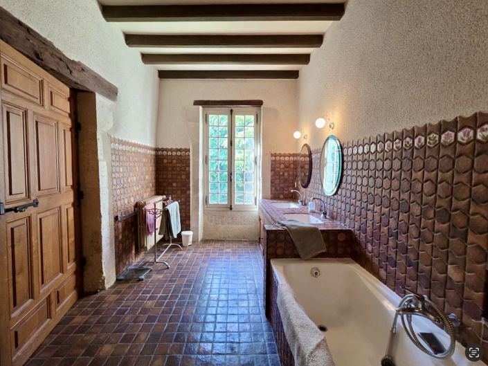 Image No.20-6 Bed House for sale