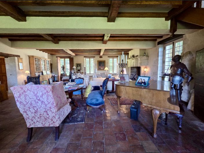 Image No.5-6 Bed House for sale