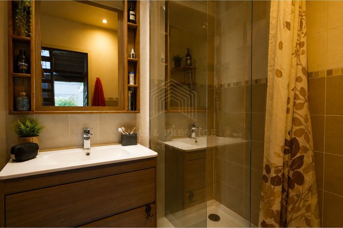 Image No.17-9 Bed House for sale