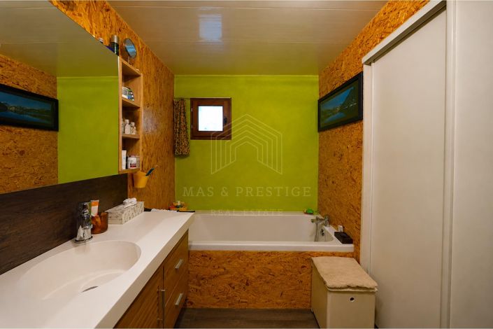 Image No.18-9 Bed House for sale