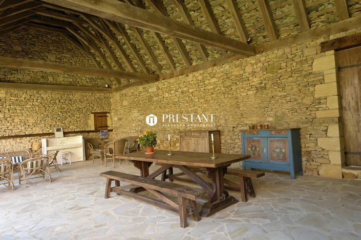 Image No.8-9 Bed House for sale