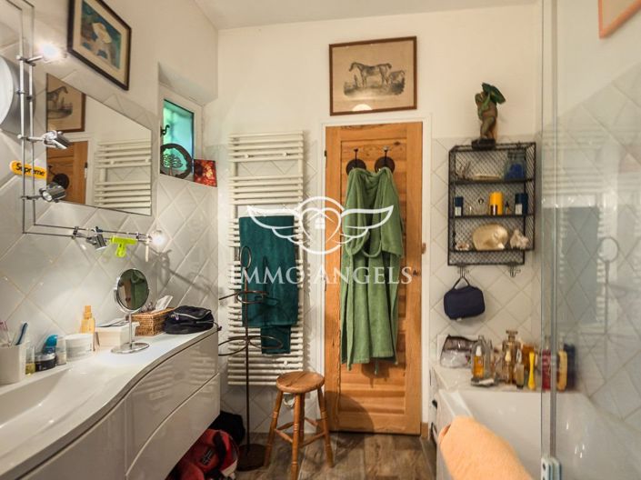 Image No.17-3 Bed House for sale