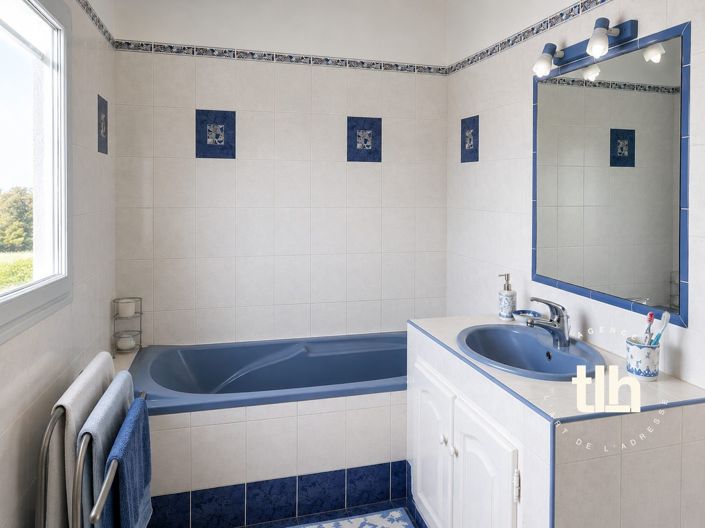Image No.24-4 Bed House for sale