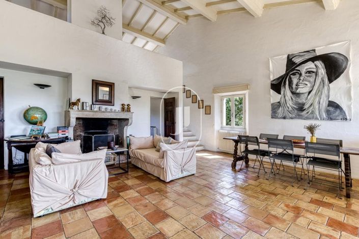 Image No.5-5 Bed House for sale