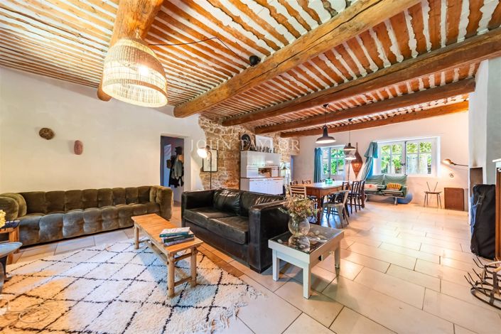Image No.5-8 Bed House for sale