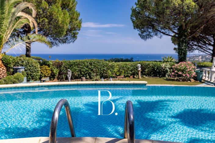 Image No.5-6 Bed House for sale