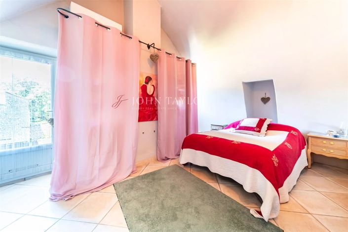 Image No.7-3 Bed House for sale