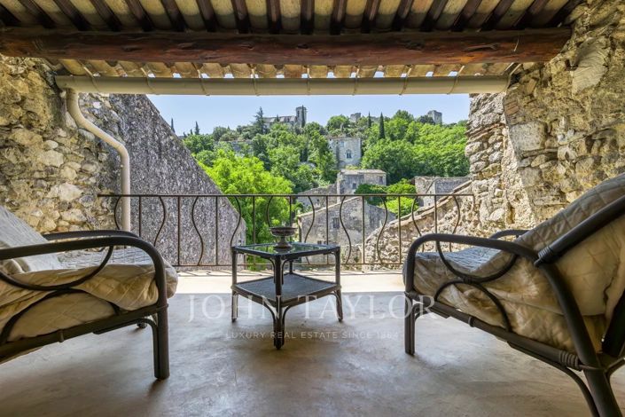 Image No.2-6 Bed House for sale