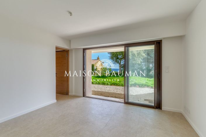 Image No.10-4 Bed House for sale