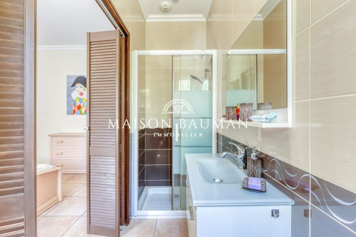 Image No.9-4 Bed House for sale