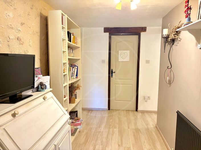 Image No.8-3 Bed House for sale
