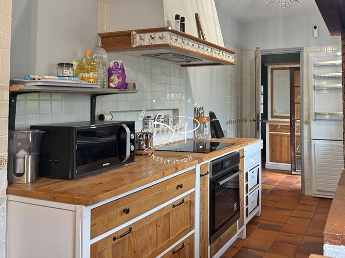 Image No.6-4 Bed House for sale