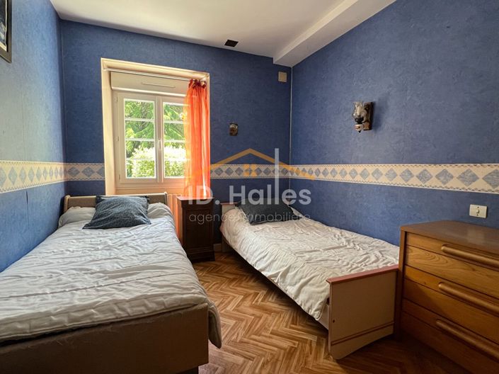 Image No.12-5 Bed House for sale