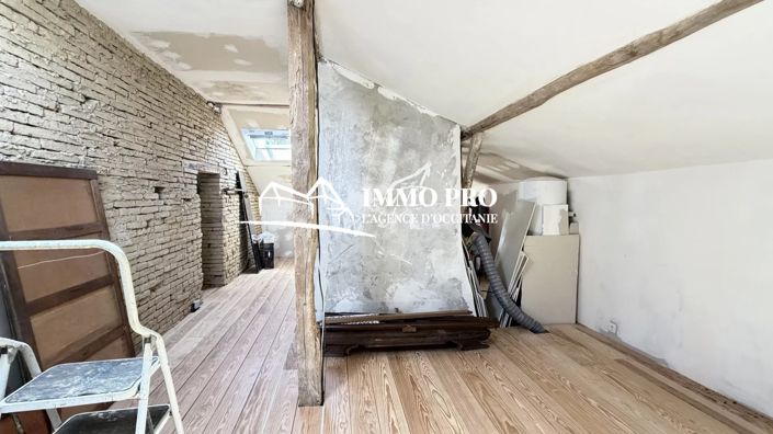 Image No.10-3 Bed House for sale