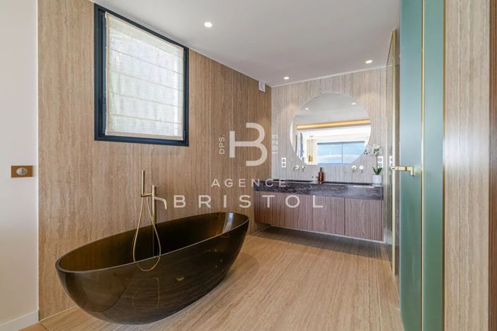 Image No.12-4 Bed House for sale