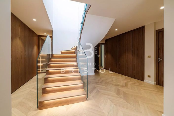 Image No.19-4 Bed House for sale