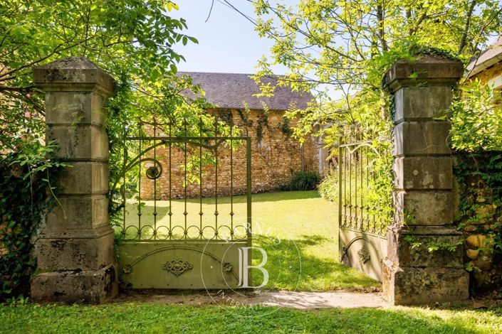 Image No.26-8 Bed House for sale