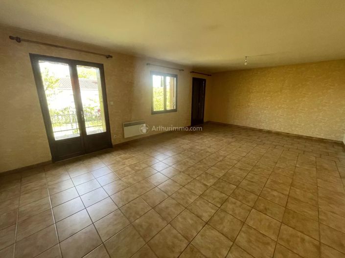 Image No.2-4 Bed House for sale